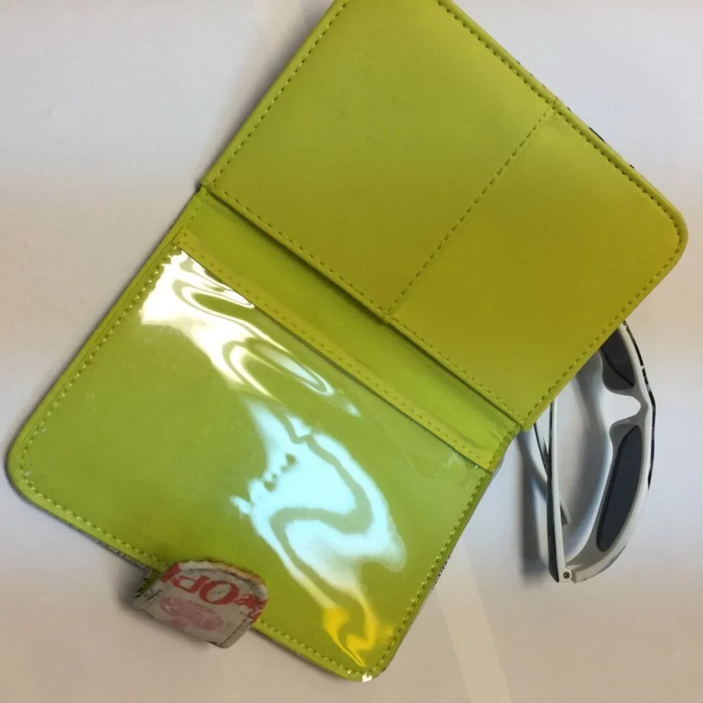 N/A wallet sunglasses